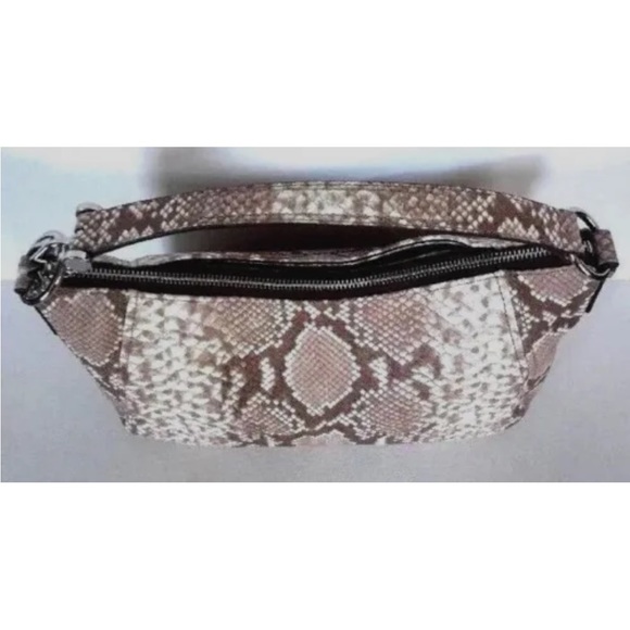 New Michael Kors Fulton Medium Top zip Shoulder bag Embossed Leather Dark Sand - Picture 4 of 9